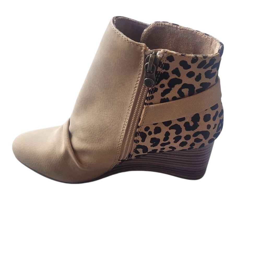 NWT BlowFish Leopard and tan booties Size 6 1/2 - Picture 3 of 6